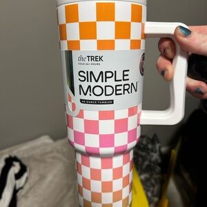 Simple Modern Checkered Tumbler